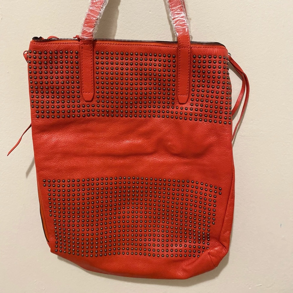 Leather tote